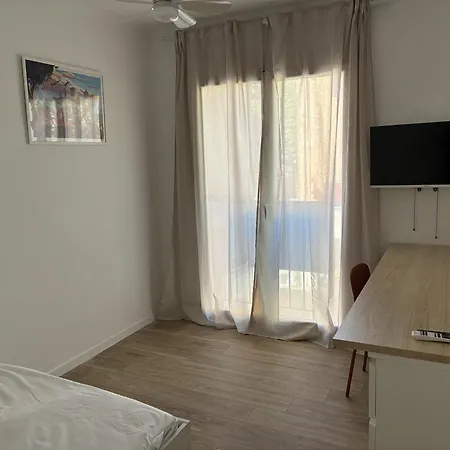 8 Couchages A * La Garde (Var)