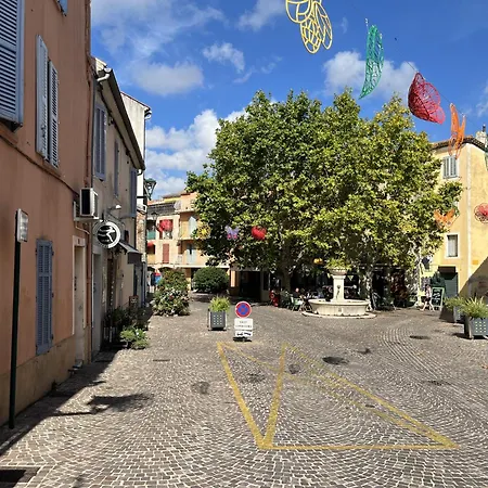 8 Couchages A * La Garde (Var)