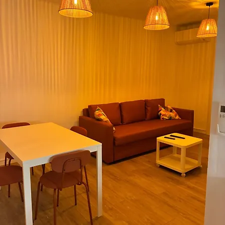 8 Couchages Calme Et Idealement Place Apartment